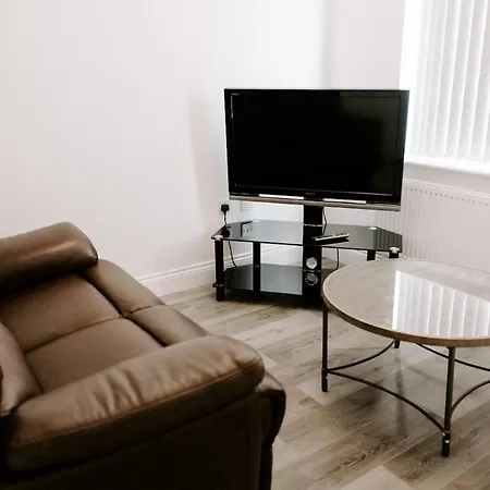 Apsley Way, 5 Bed 4 Bathroom House