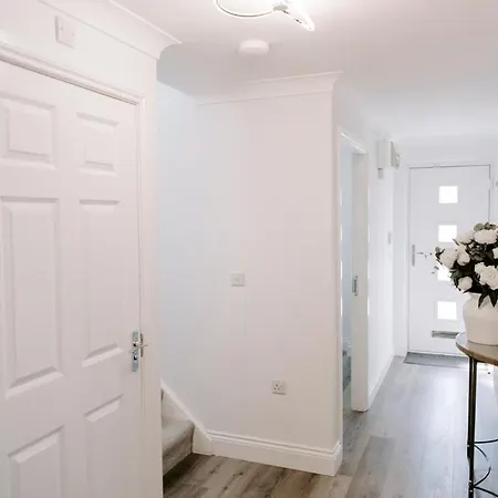 Vakantiehuis Modern 5-Bed, 4-Bath Group House Thornaby on Tees