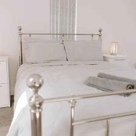 Apsley Way, 5 Bed 4 Bathroom House Dom wakacyjny Thornaby on Tees