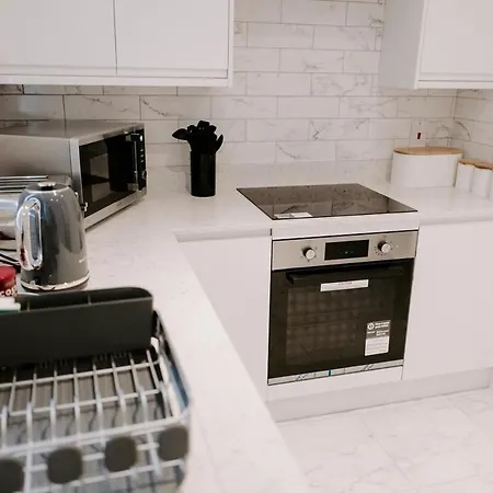 Vakantiehuis Modern 5-Bed, 4-Bath Group House Thornaby on Tees