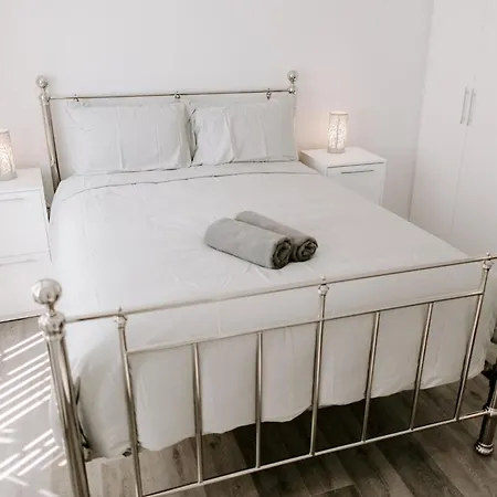 Dom wakacyjny Apsley Way, 5 Bed 4 Bathroom House Thornaby on Tees