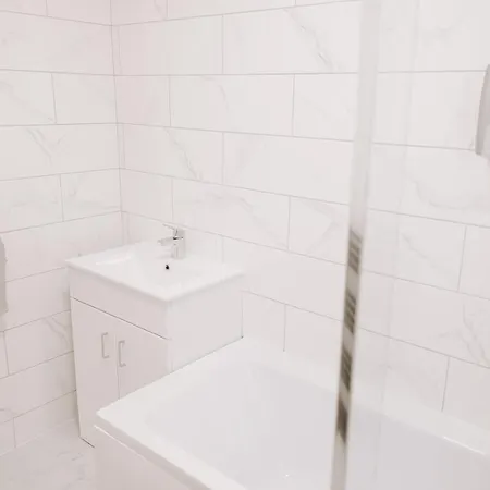 Holiday home Modern 5-bed, 4-bath Group House Thornaby on Tees