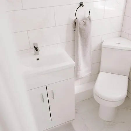 Apsley Way, 5 Bed 4 Bathroom House Thornaby on Tees